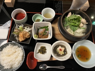 ������������V